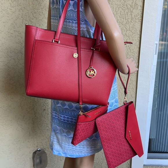 MICHAEL KORS
Maisie Large Pebbled Leather 3-in-1 Tote Bag FLAME SIGNATURE - Picture 15 of 16